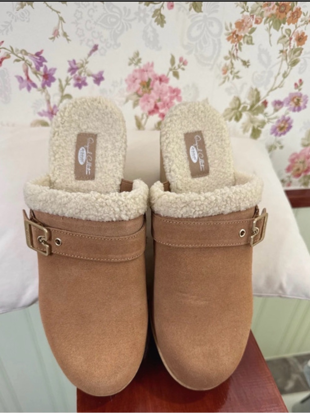 DR SCHOLLS MULES with FAUX FUR LINED